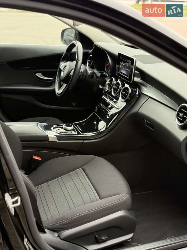 Седан Mercedes-Benz C-Class 2018 в Львові