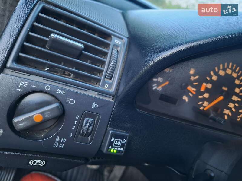 Седан Mercedes-Benz C-Class 1994 в Чернівцях фото 30 Седан Mercedes-Benz C-Class 1994 в Чернівцях