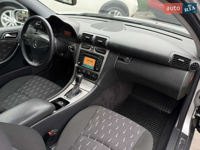 Купе Mercedes-Benz C-Class 2004 в Одесі фото 44 Купе Mercedes-Benz C-Class 2004 в Одесі