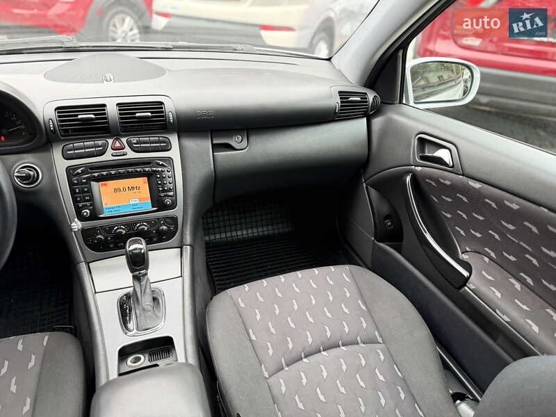 Купе Mercedes-Benz C-Class 2004 в Одесі фото 50 Купе Mercedes-Benz C-Class 2004 в Одесі