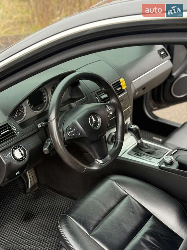 Седан Mercedes-Benz C-Class 2007 в Ровно