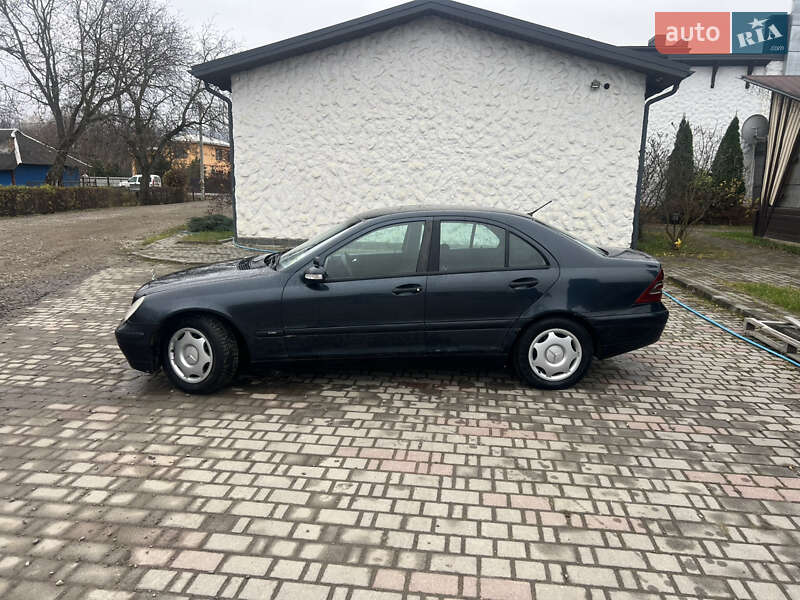 Седан Mercedes-Benz C-Class 2001 в Косові фото 13 Седан Mercedes-Benz C-Class 2001 в Косові