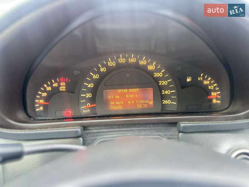 Седан Mercedes-Benz C-Class 2001 в Косові фото 20 Седан Mercedes-Benz C-Class 2001 в Косові