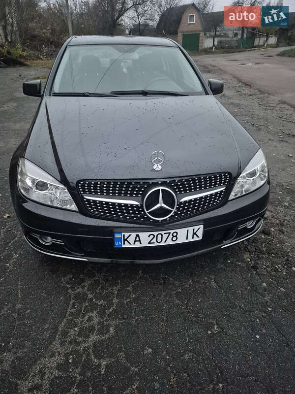 Седан Mercedes-Benz C-Class 2010 в Бердичеві