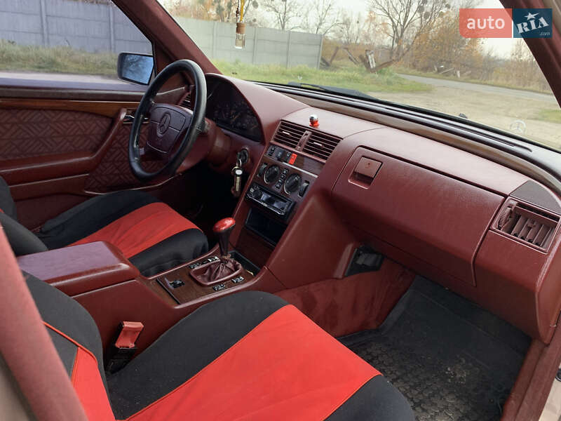 Седан Mercedes-Benz C-Class 1993 в Каменке-Бугской