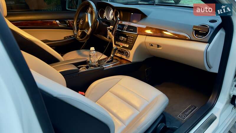 Седан Mercedes-Benz C-Class 2012 в Киеве фото 20 Седан Mercedes-Benz C-Class 2012 в Киеве
