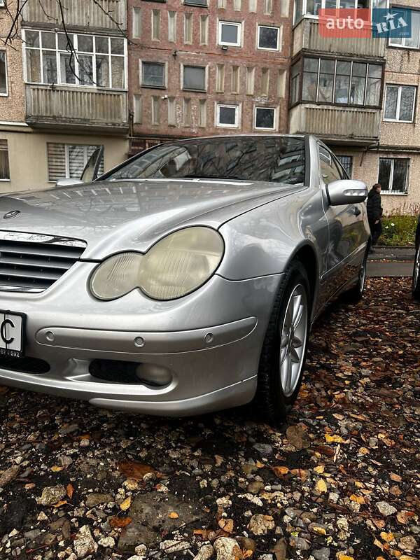 Купе Mercedes-Benz C-Class 2003 в Тернополі