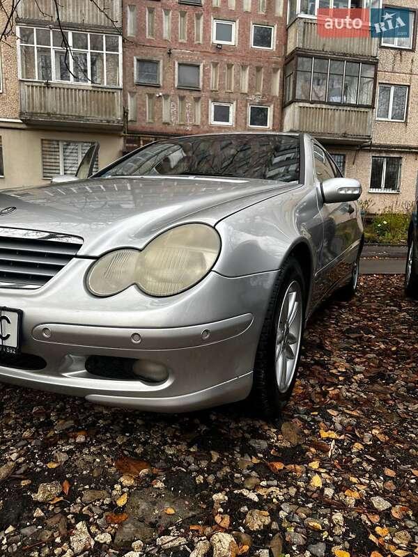 Купе Mercedes-Benz C-Class 2003 в Тернополі
