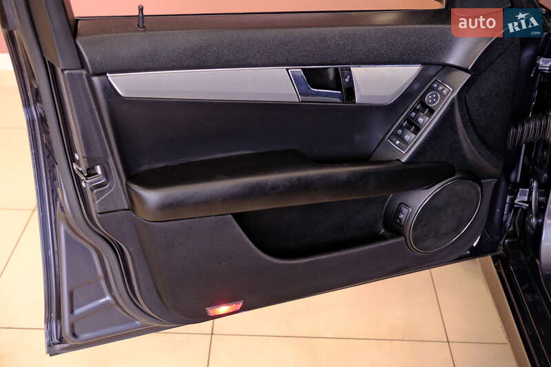 Седан Mercedes-Benz C-Class 2007 в Одесі