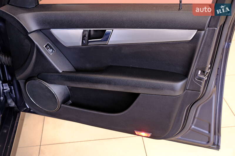 Седан Mercedes-Benz C-Class 2007 в Одесі