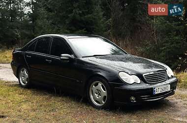 Седан Mercedes-Benz C-Class 2004 в Днепре