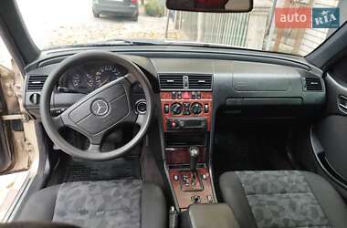 Универсал Mercedes-Benz C-Class 2000 в Днепре