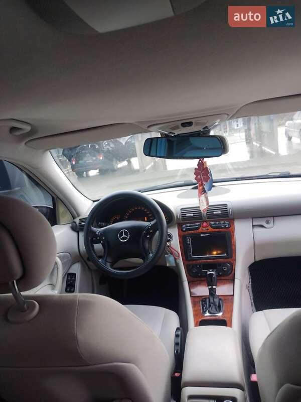 Седан Mercedes-Benz C-Class 2001 в Львові