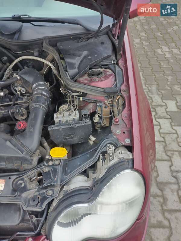 Седан Mercedes-Benz C-Class 2001 в Львові