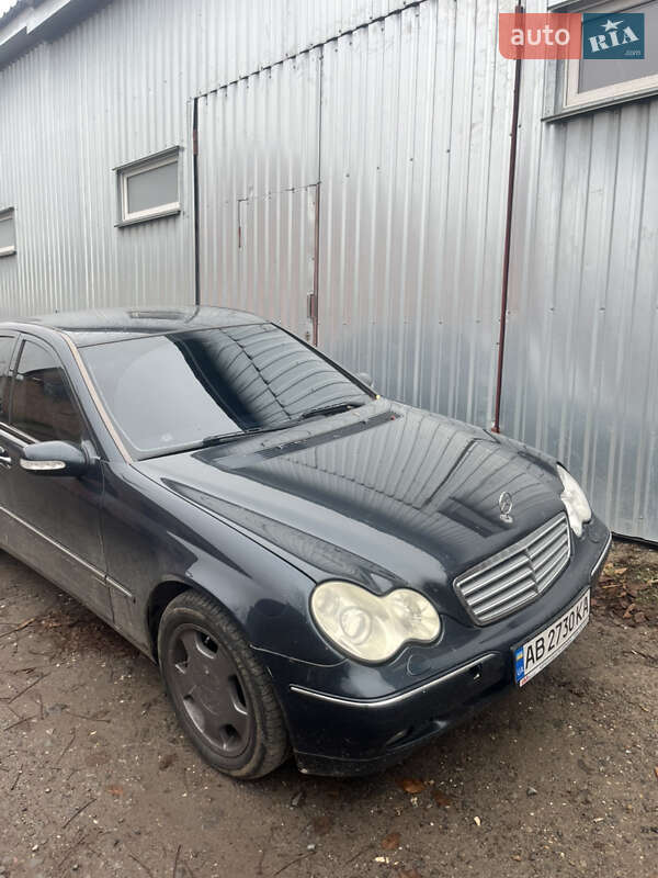 Седан Mercedes-Benz C-Class 2004 в Вінниці