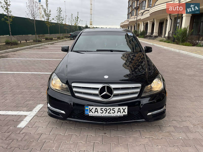 Седан Mercedes-Benz C-Class 2011 в Києві