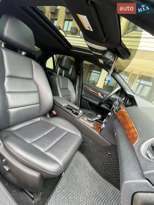 Седан Mercedes-Benz C-Class 2011 в Києві