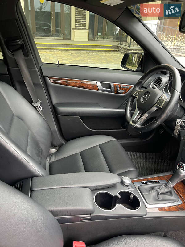 Седан Mercedes-Benz C-Class 2011 в Києві