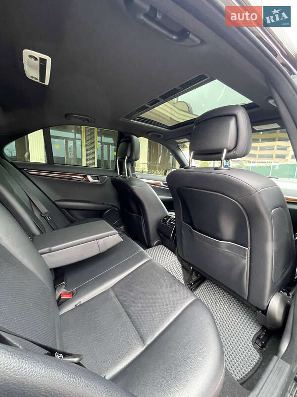 Седан Mercedes-Benz C-Class 2011 в Києві