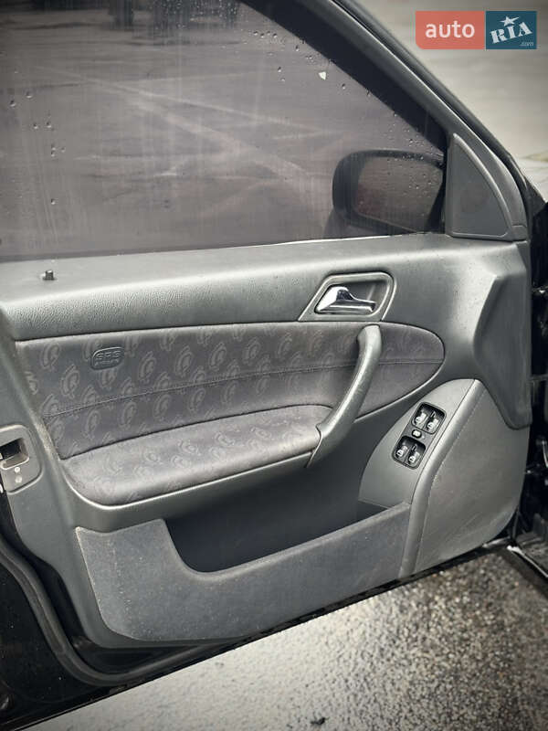 Универсал Mercedes-Benz C-Class 2003 в Киеве