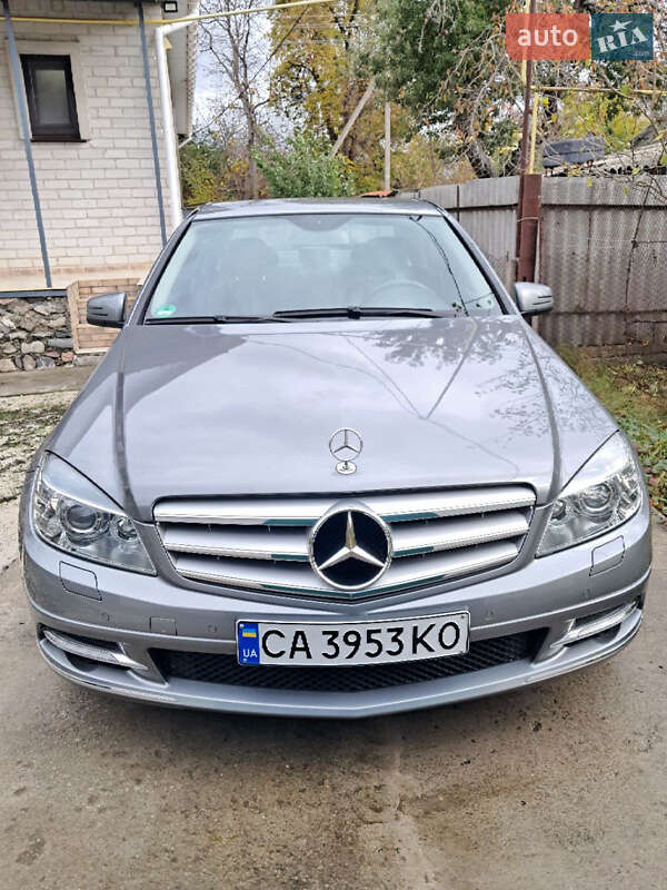 Седан Mercedes-Benz C-Class 2010 в Черкассах