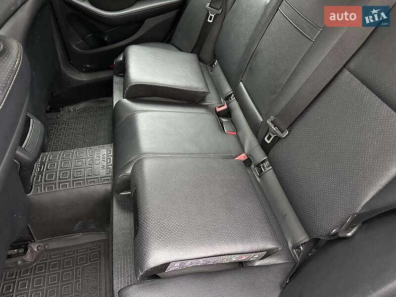 Універсал Mercedes-Benz C-Class 2015 в Києві фото 28 Універсал Mercedes-Benz C-Class 2015 в Києві