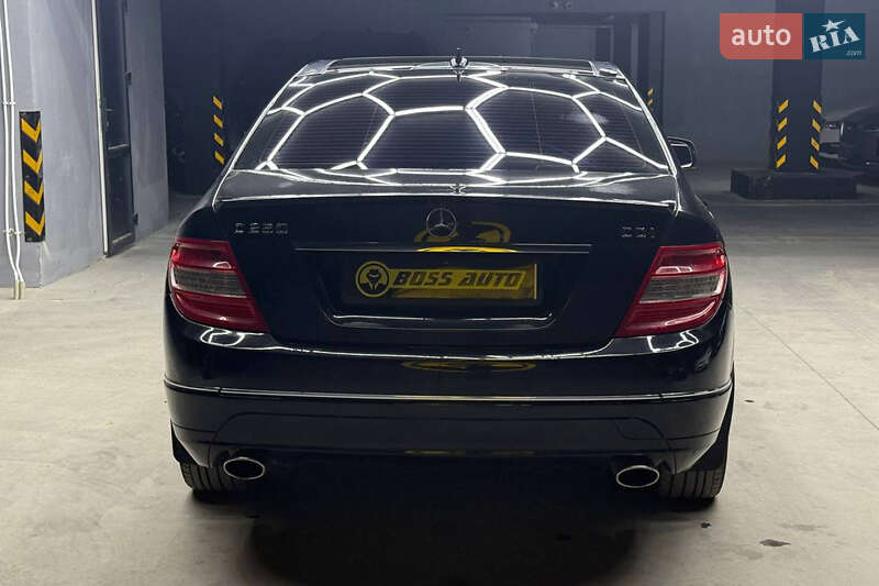 Седан Mercedes-Benz C-Class 2007 в Чернівцях