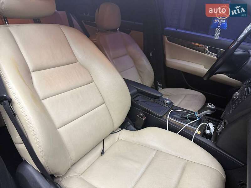 Седан Mercedes-Benz C-Class 2007 в Чернівцях