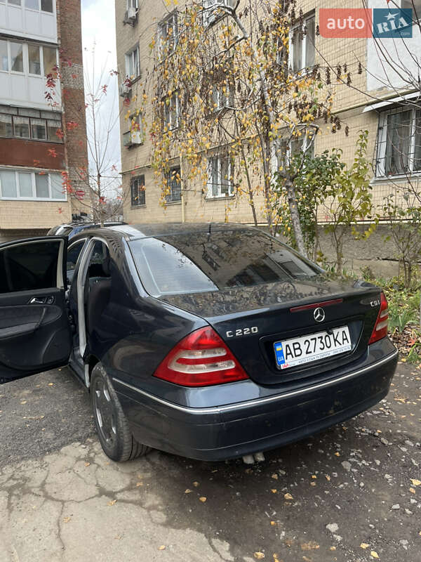 Седан Mercedes-Benz C-Class 2004 в Вінниці