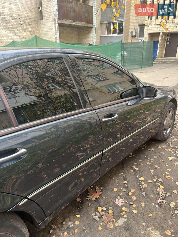 Седан Mercedes-Benz C-Class 2004 в Вінниці