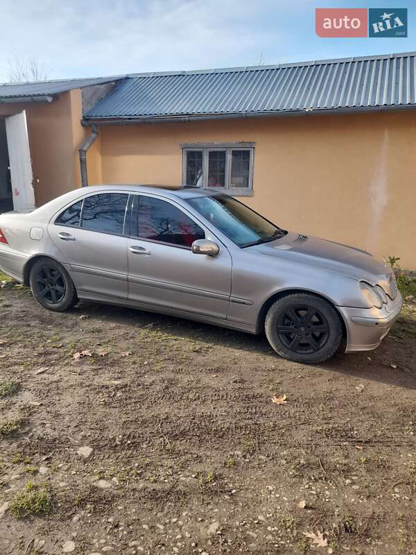 Седан Mercedes-Benz C-Class 2003 в Стрые фото 3 Седан Mercedes-Benz C-Class 2003 в Стрые