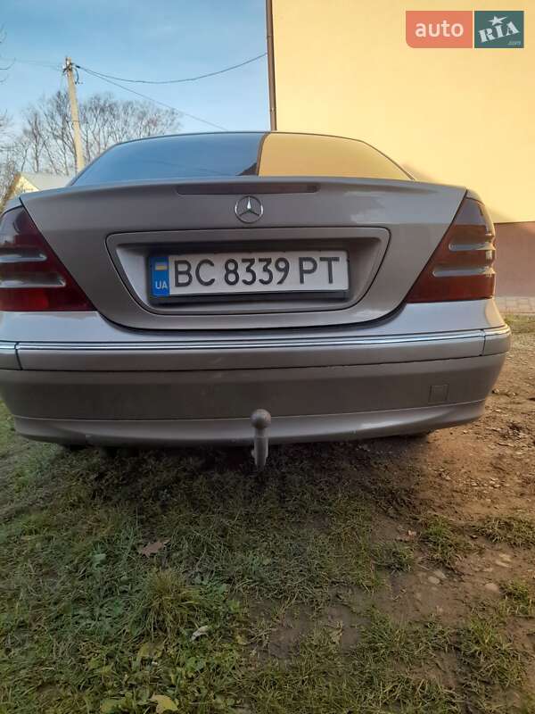 Седан Mercedes-Benz C-Class 2003 в Стрые фото 12 Седан Mercedes-Benz C-Class 2003 в Стрые