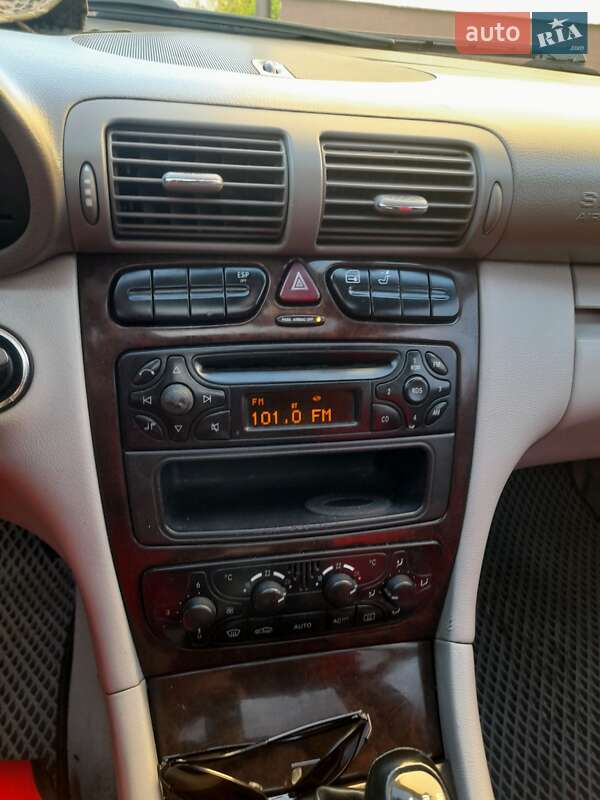 Седан Mercedes-Benz C-Class 2003 в Стрые фото 25 Седан Mercedes-Benz C-Class 2003 в Стрые