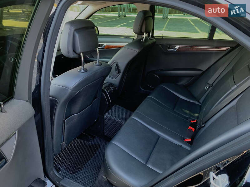 Седан Mercedes-Benz C-Class 2010 в Винниках фото 15 Седан Mercedes-Benz C-Class 2010 в Винниках