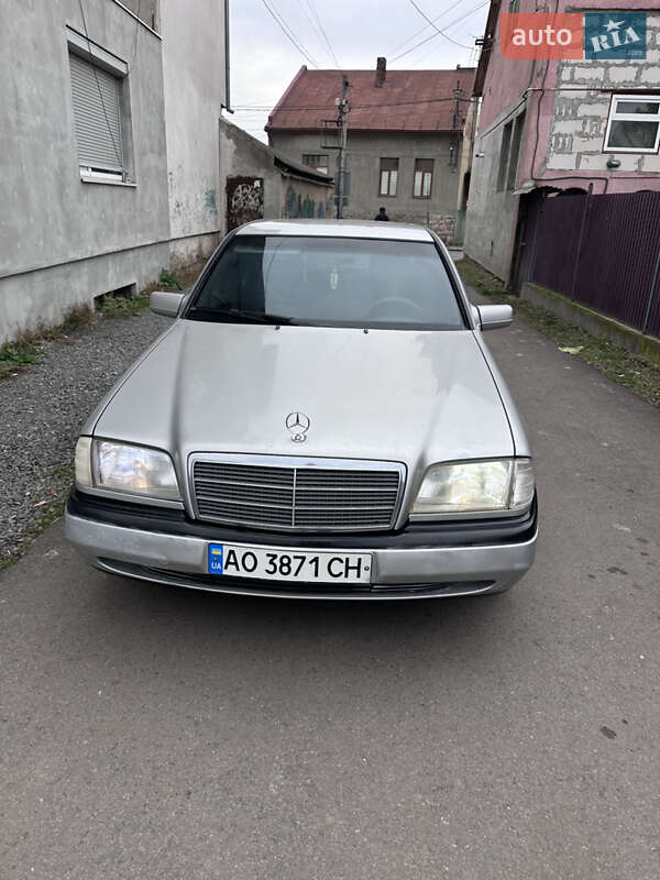 Седан Mercedes-Benz C-Class 1995 в Мукачевому фото 3 Седан Mercedes-Benz C-Class 1995 в Мукачевому