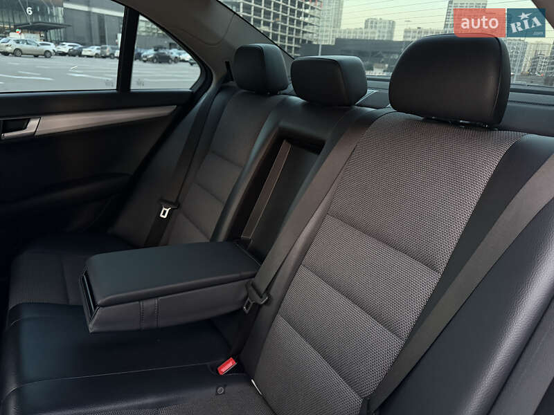 Седан Mercedes-Benz C-Class 2012 в Києві фото 18 Седан Mercedes-Benz C-Class 2012 в Києві