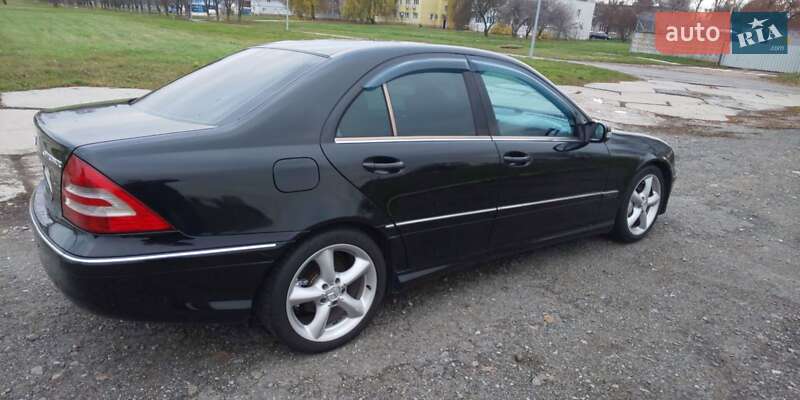 Седан Mercedes-Benz C-Class 2005 в Києві
