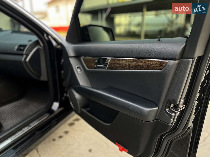 Универсал Mercedes-Benz C-Class 2011 в Черновцах фото 22 Универсал Mercedes-Benz C-Class 2011 в Черновцах