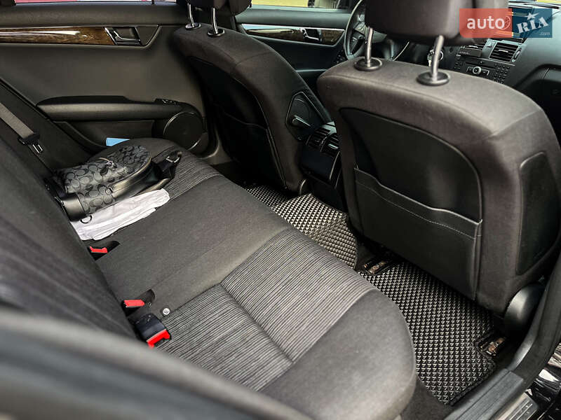 Универсал Mercedes-Benz C-Class 2011 в Черновцах фото 21 Универсал Mercedes-Benz C-Class 2011 в Черновцах
