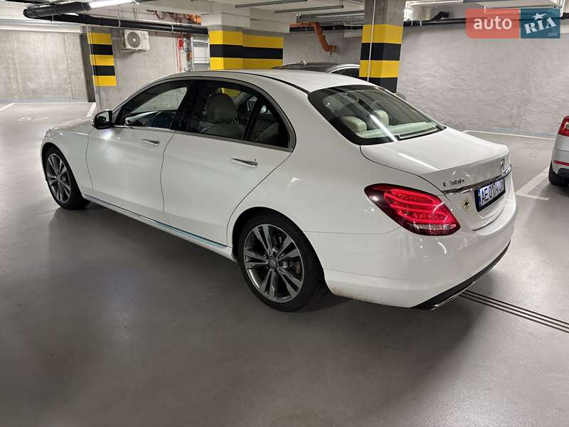 Седан Mercedes-Benz C-Class 2016 в Киеве фото 4 Седан Mercedes-Benz C-Class 2016 в Киеве