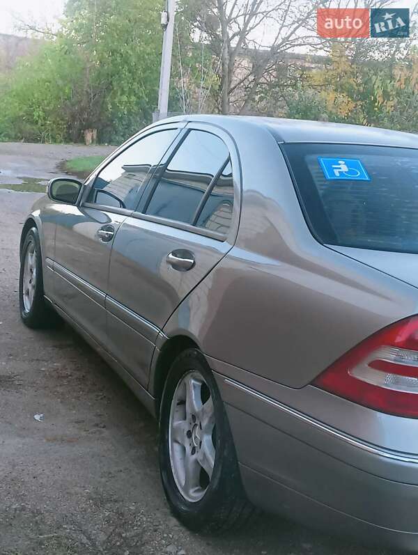 Седан Mercedes-Benz C-Class 2003 в Богуславе