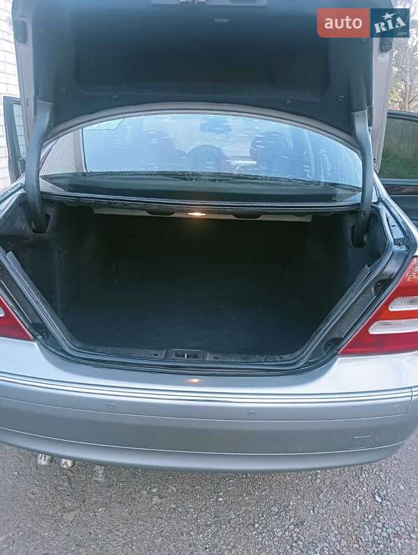Седан Mercedes-Benz C-Class 2003 в Богуславе
