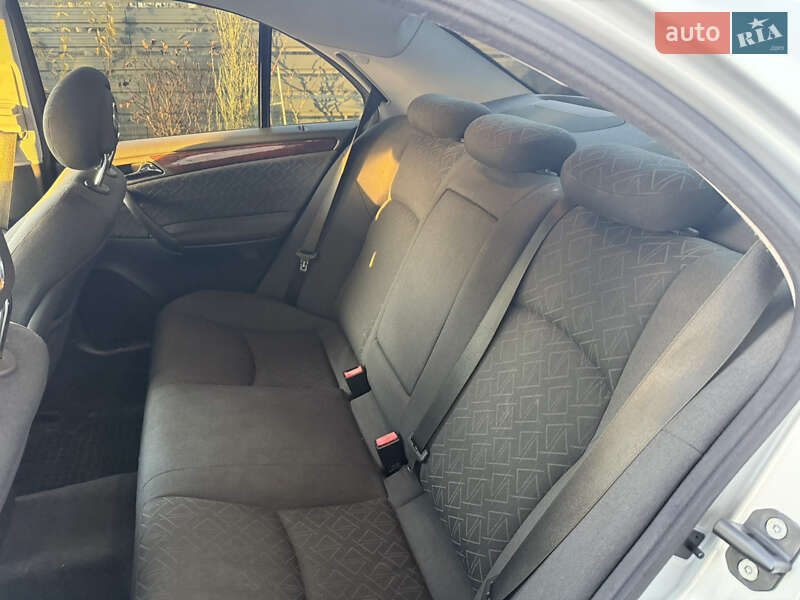 Седан Mercedes-Benz C-Class 2003 в Львові фото 16 Седан Mercedes-Benz C-Class 2003 в Львові