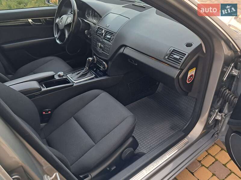 Универсал Mercedes-Benz C-Class 2008 в Могилев-Подольске