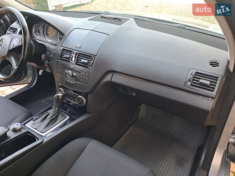 Универсал Mercedes-Benz C-Class 2008 в Могилев-Подольске