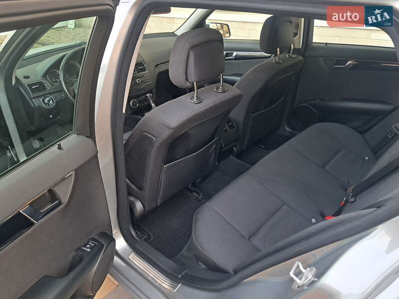 Универсал Mercedes-Benz C-Class 2008 в Могилев-Подольске