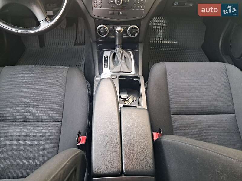 Универсал Mercedes-Benz C-Class 2008 в Могилев-Подольске