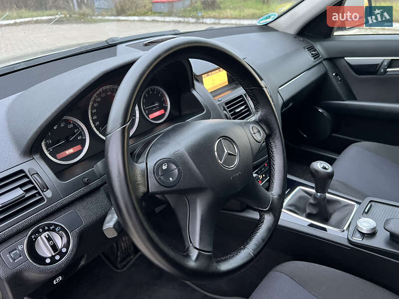 Універсал Mercedes-Benz C-Class 2008 в Луцьку