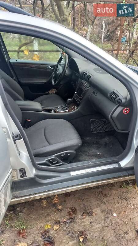 Универсал Mercedes-Benz C-Class 2002 в Черновцах
