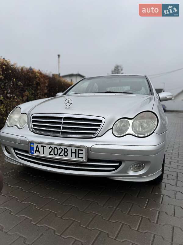 Седан Mercedes-Benz C-Class 2004 в Івано-Франківську фото 12 Седан Mercedes-Benz C-Class 2004 в Івано-Франківську
